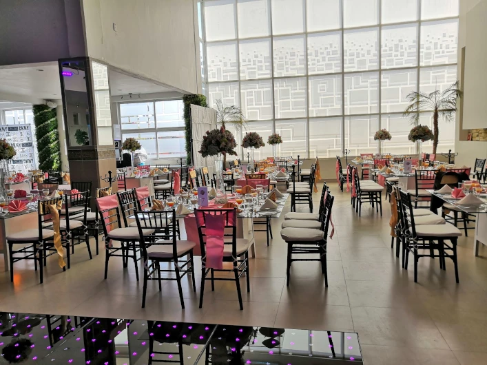 Party Hills Lounge — galería