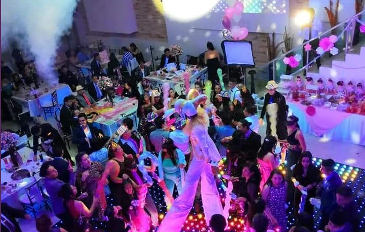 Party Hills Lounge — galería