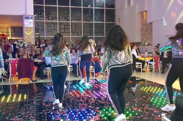 Party Hills Lounge — galería