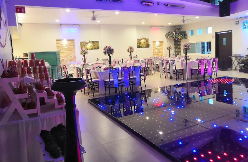 Party Hills Lounge — galería