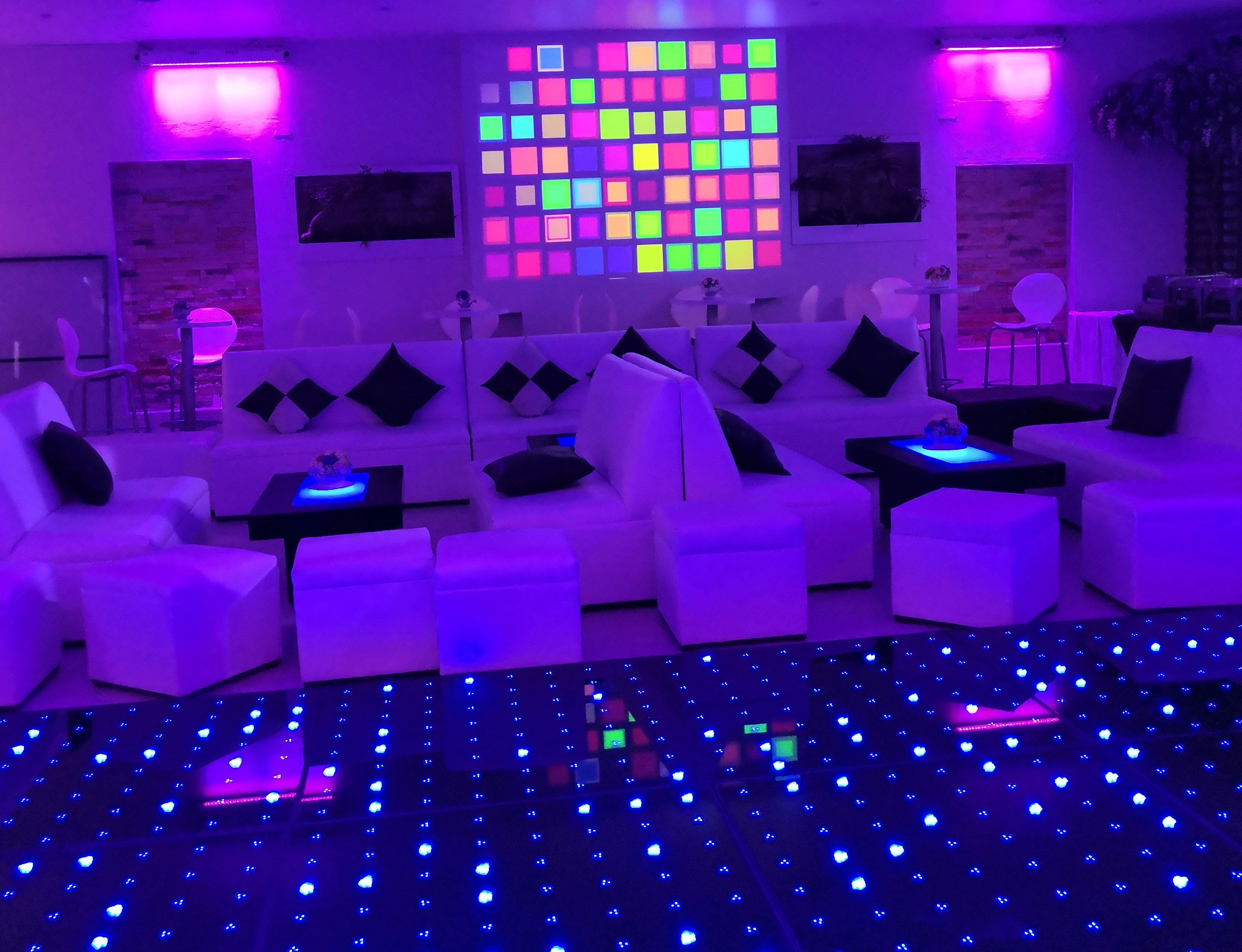 Party Hills Lounge — galería