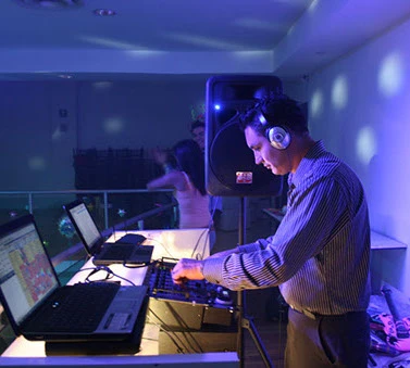 Party Hills Lounge — galería
